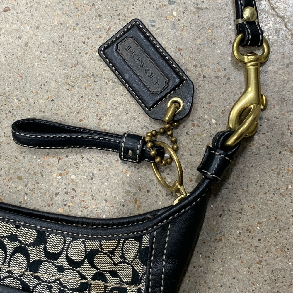 COACH Vintage Y2K Soho Hobo Black Signature Canvas Shoulder Bag Size Small - Picture 8 of 13